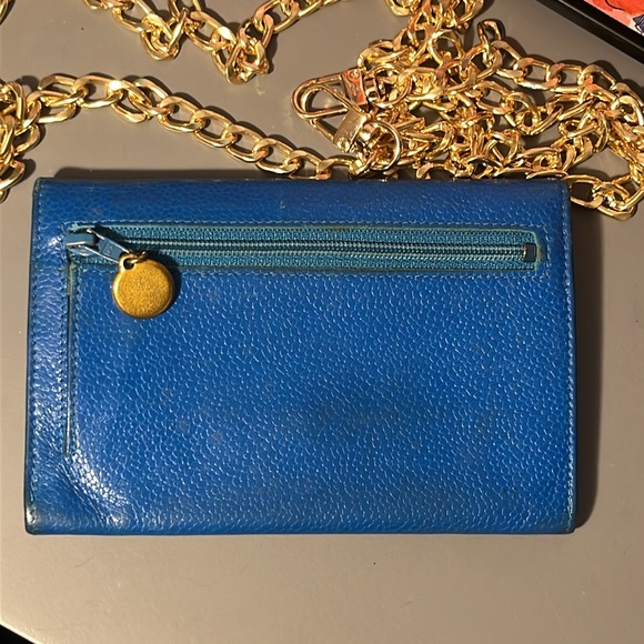 CHANEL Blue Leather wallet bag with Gold Chain Strap - Picture 6 of 8